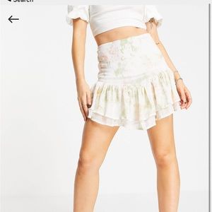 ASOS floral mini skirt!! Never worn!!!
